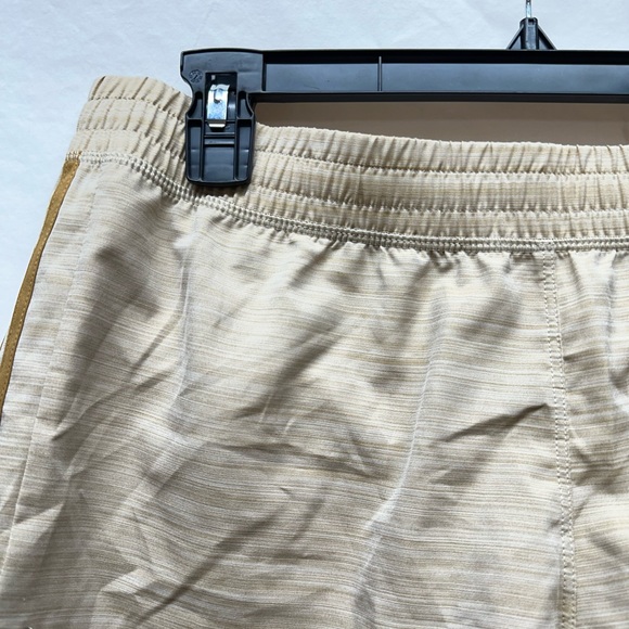 NWT Adidas Brown/Tan Athletic Shorts Size Large - Picture 4 of 11